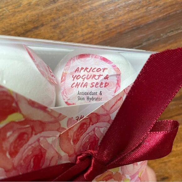 Freida & Joe Aromatherapy Bath Bombs Gift Set of 4 NWOT - Picture 5 of 8